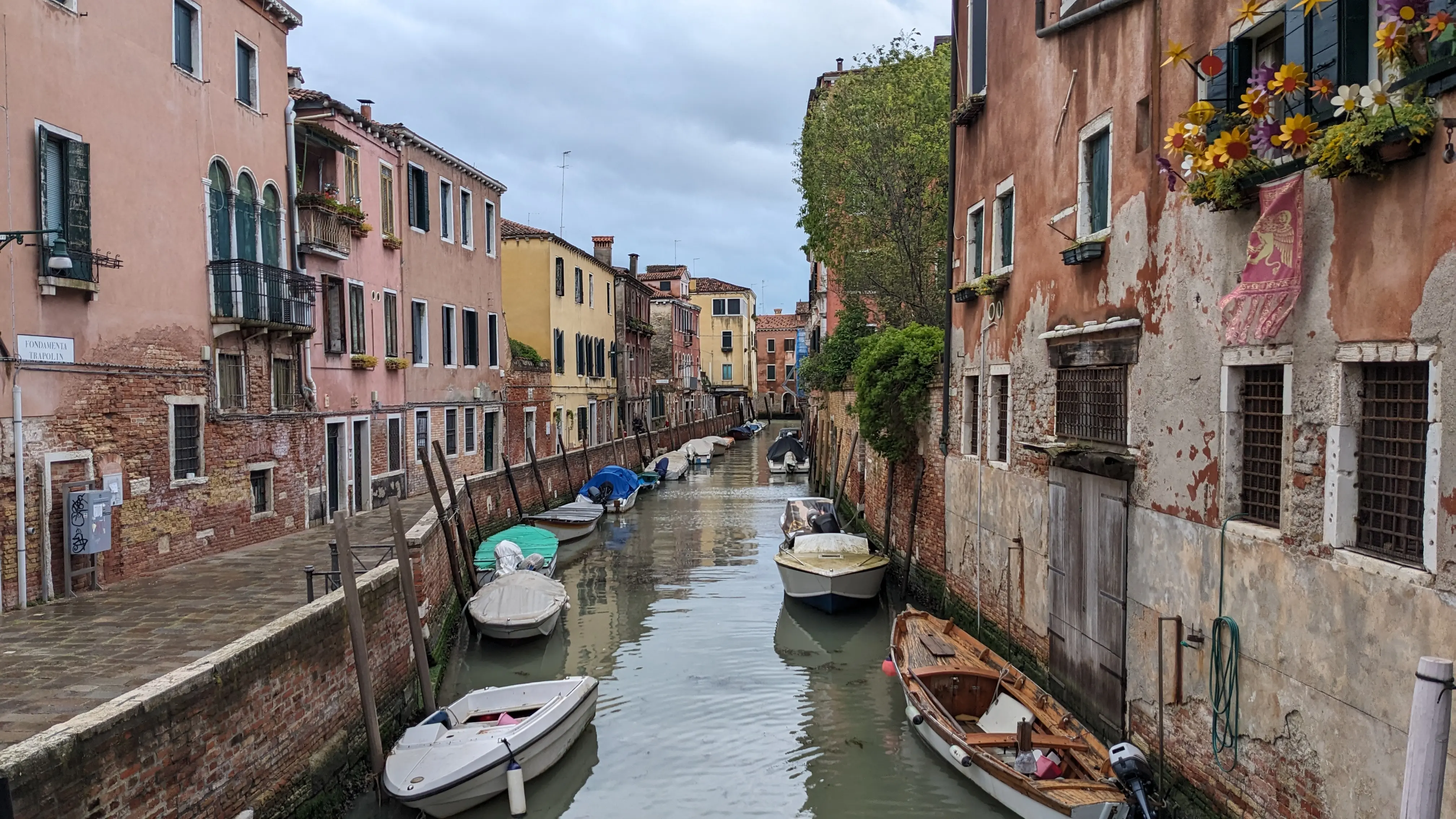 A standard Venizian street